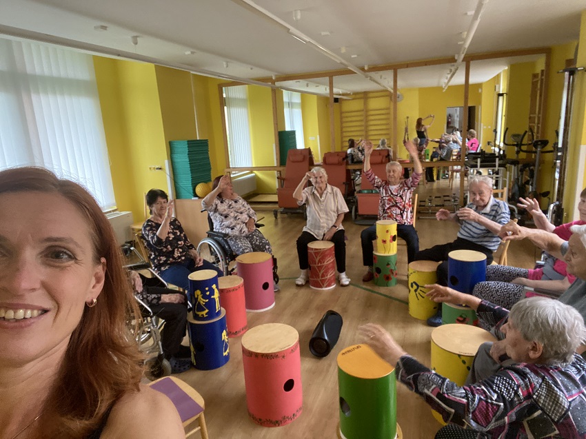 Muzikoterapie dům důchodců Vroutek
